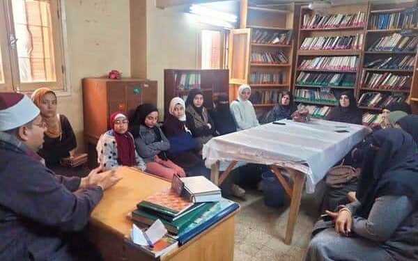 أسس الحياة الزوجية السعيدة” بثقافة الفيوم