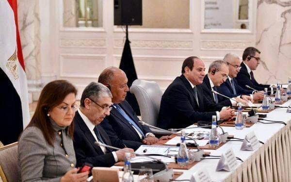 الرئيس السيسي يجتمع برجال الأعمال في أذربيجان