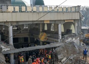 باكستان : ارتفاع ضحايا انفجار مسجد في بيشاور إلى 92 قتيلًا وأكثر من مائتي مصاب