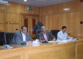 السكرتير العام للأقصر يعقد لقاء اليوم المفتوح لبحث شكاوى المواطنين