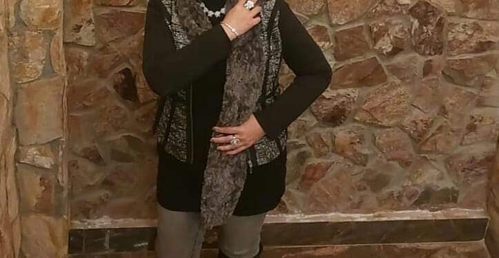 لسانى بنت صغيرة رغم الشقا