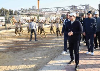 السيسي يتفقد الكلية العسكرية فجرا