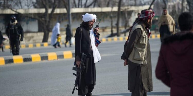 طالبان تمنع الفتيات من خوض امتحان القبول بالجامعات