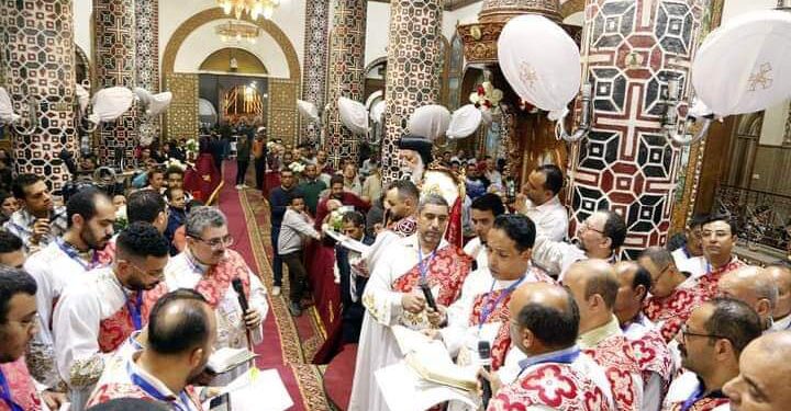 اقباط المنيا يؤدون صلاة اعياد الميلاد ومشاراكات قيادية وشعبية بالكنائس