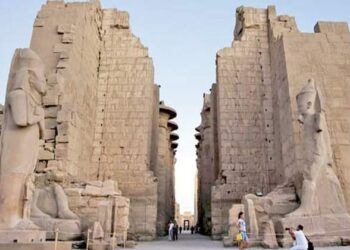 قطاع السياحة ينجح في مساعدة سائح ضل الطريق  إلى الأقصر