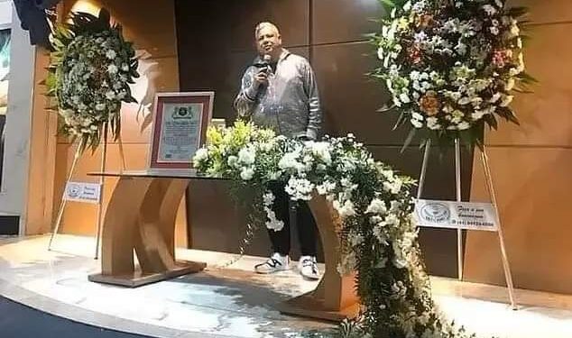 قصة أغرب من الخيال ..  رجل يدعي الموت ليعرف من سيحضر جنازته !!