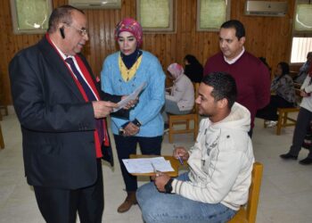 رئيس جامعة الأقصر يتفقد   امتحانات الفصل الدراسي الأول