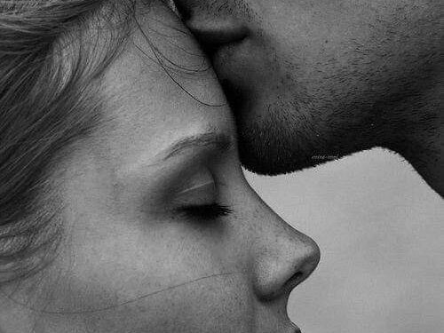 مصلوبة على عقارب الوقت بقلم نوال جبالي