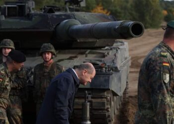 بولندا تستأذن ألمانيا لإرسال دبابات “ليوبارد” إلى أوكرانيا