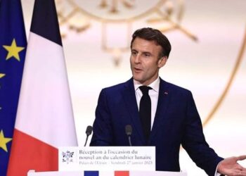 ماكرون: الشهيدة مهسا أميني…