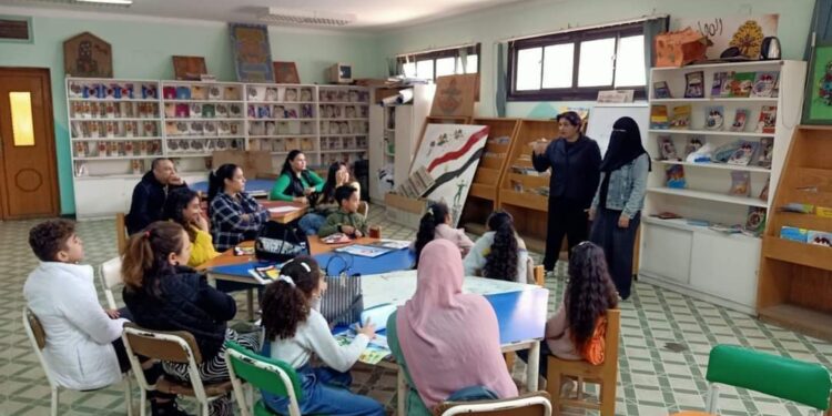 الفن المعاصر في الفن التشكيلي” محاضرة بثقافة الإسماعيلية