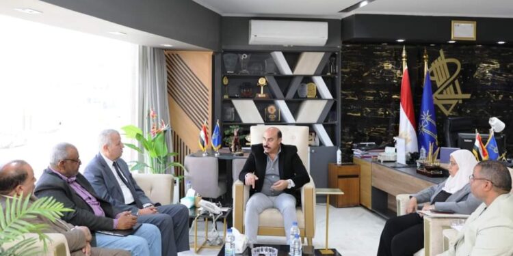 محافظ أسوان يعلن إنشاء مصنع لتعبئة البوتاجاز بالظهير الصحراوى لمركز كوم أمبو