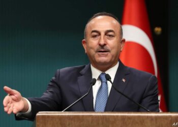 تركيا تتهم الحكومة السويدية بأنها “شريكة” في حرق المصحف الشريف