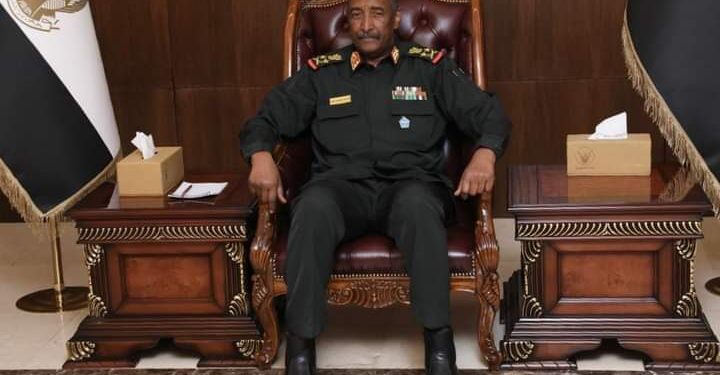 البرهان يستدعي القيادات الأمنية في السودان لاجتماع عاجل