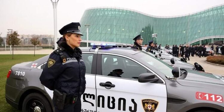 جورجيا ..مسلح يقتل 5 أشخاص من شرفته ثم ينتحر