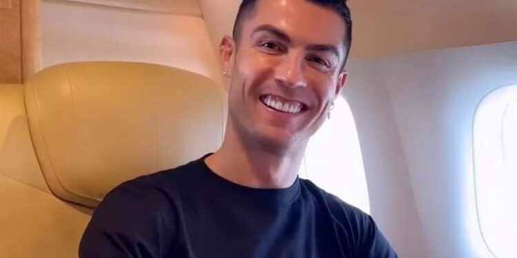 في أول تصريحاته بالرياض.. رونالدو يفاخر بالعالمي ويتحدى العالم