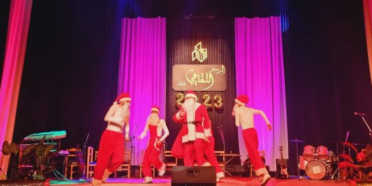 بابا نويل وموسيقى عربية فى احتفالات أعياد الكريسماس بطنطا