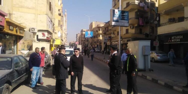 حملة مكبرة لإزالة الاشغالات والتعديات وتحرير ١٠٢محضر ومخالفة بشوارع الأقصر