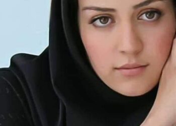 أدرّب حنجرتي على الصمت دائما