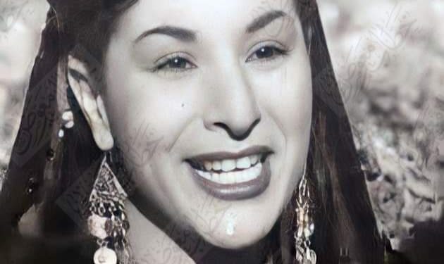 عصمت عبد العليم مطربة “طار في الهوا شاشي”