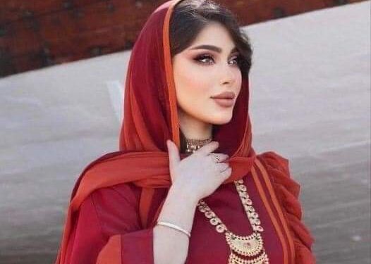 كم عِشتُ في الدنيا بقلبِ مُغرَّبٍ