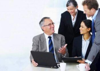 الصحفية زينب السعيد تكتب المدير الفاشل سبب انهيار الإدارة الناجحة