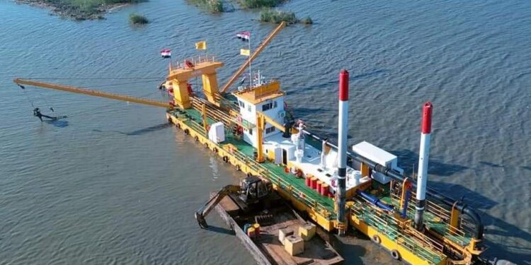 انضمام كراكتين جديدتين لإنجاز مشروع تطهير وتعميق بحيرة البرلس