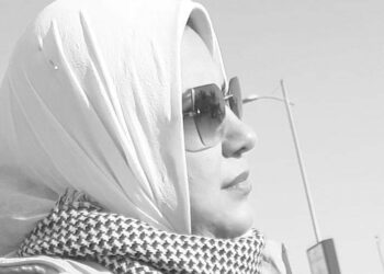 قل للذي أعيا البعادُ فؤادَه