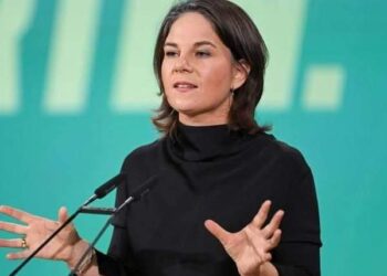 ألمانيا تناشد مواطنيها من أصول إيرانية توخي الحذر