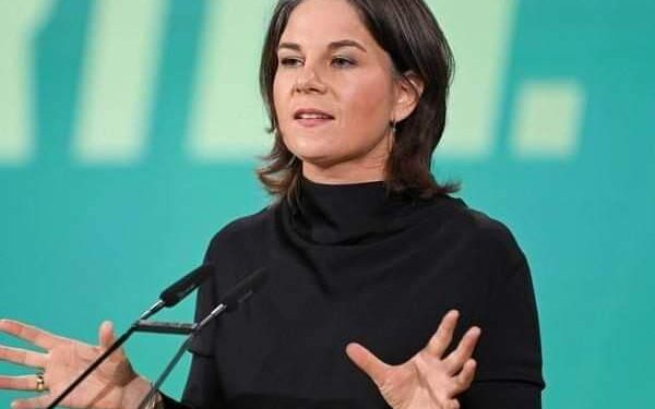 ألمانيا تناشد مواطنيها من أصول إيرانية توخي الحذر