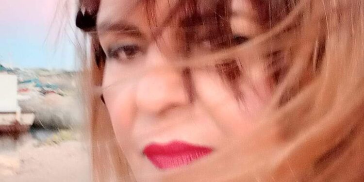 أنــا لــك …