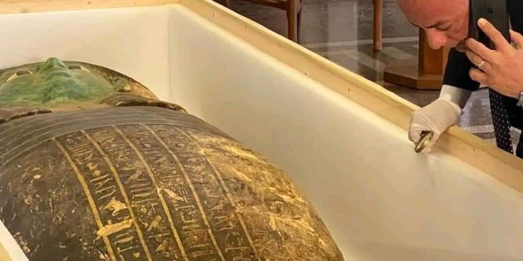 عودة التابوت الاخضر … لمصر