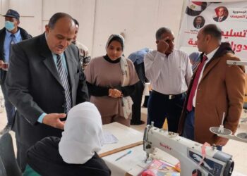 القوى العاملة” : الاختبار النهائي لدورة تدريبية على مهنة التفصيل والتبريد والتكييف بالأقصر