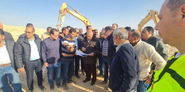 وزير النقل يتفقد مواقع العمل بالخط الثاني للقطار الكهربائي السريع