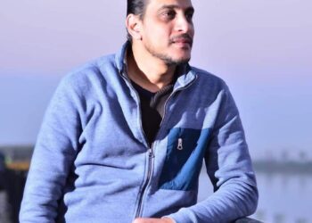 الشاعر محمود يحيى يكتب انا مسرف جدا ف مشاعري