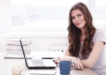 دراسة جديدة .. العمل من البيت يسبب الشعور بالذنب لدى النساء …!!