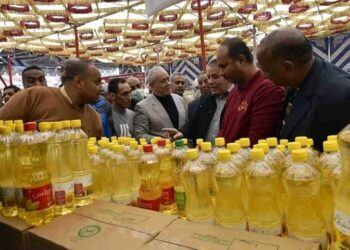 محافظ الأقصر يفتتح  معرض السلع الغذائية