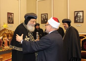 مفتي الجمهورية يلتقي البابا تواضروس للتهنئة بعيد الميلاد المجيد