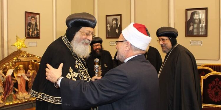 مفتي الجمهورية يلتقي البابا تواضروس للتهنئة بعيد الميلاد المجيد