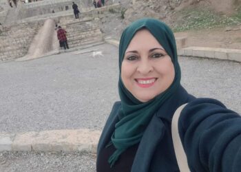 بيت القصيد ..الشاعرة منى البابوري