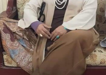 ولمسه ع الجبين منك…