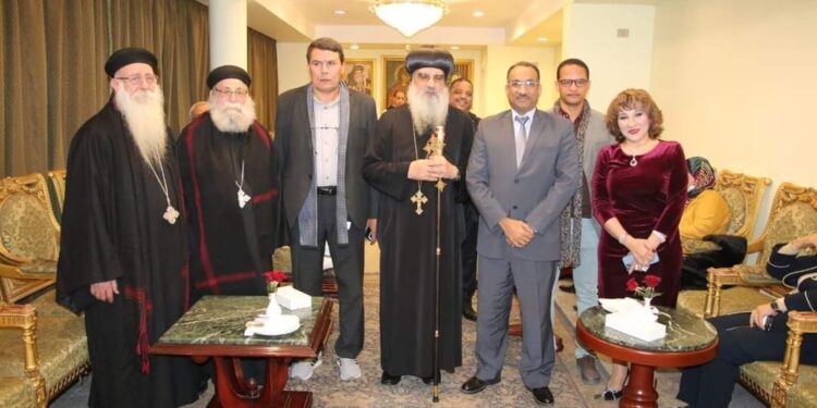 رئيس جامعة طيبة التكنولوجية بالأقصر يترأس وفدا لتقديم التهنئة بعيد الميلاد المجيد