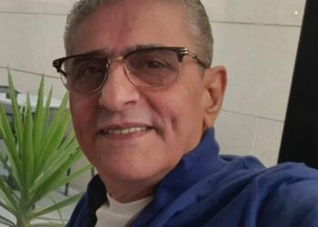 الصبحُ أَن تنسى الـحقيقةَ في منامِكَ