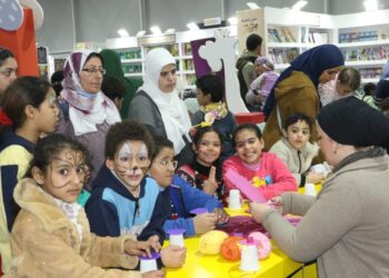 ارسم واتعلم ولون” بورش قصور الثقافة في معرض الكتاب