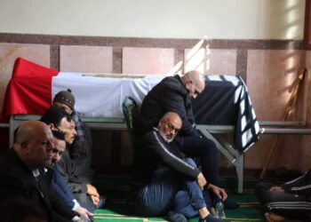 محافظ كفر الشيخ يشيع جثمان شهيد الشرطة وسط حضور آلاف المواطنين