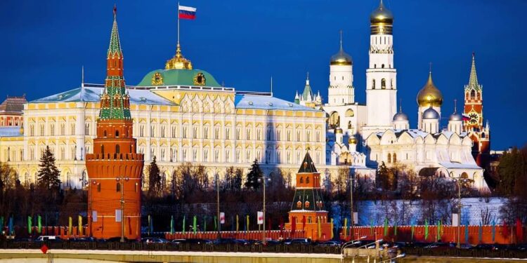 الكرملين: مفتاح إنهاء صراع أوكرانيا في يد بايدن لكنه لا يريد استخدامه