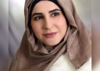 شو بحب امشي وامسك بيَدَّك