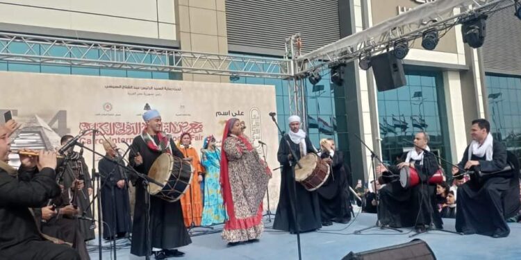 النيل الشعبية تقدم السيرة الهلالية وأغاني الفولكلور بمعرض الكتاب