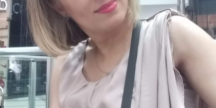 الأديبة لميس علي تكتب ثمة أشخاص ثمة أشخاصٌ يتواجدون كالطعام