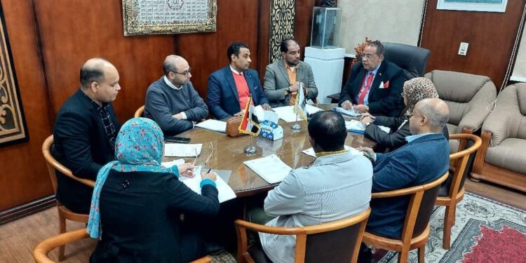 مجلس خدمة المجتمع بجامعة الأقصر يوافق على تنظيم ندوات شهرية للتوعية ضد أضرار التدخين